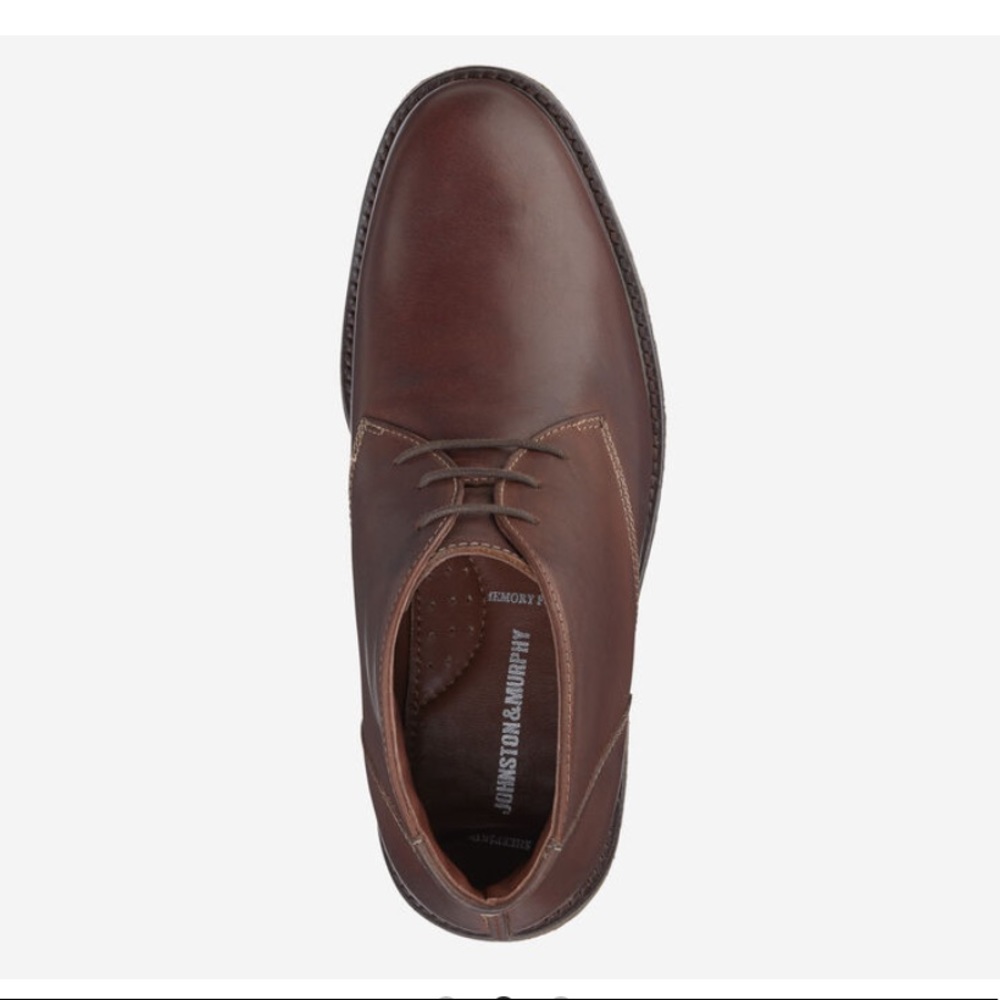 Johnston & Murphy Copeland chukka size 9. Never worn. Brand new